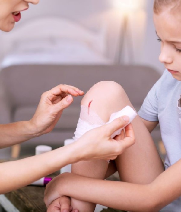 Picture of a superficial wound. Click to learn more about how to treat minor wounds.